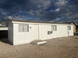 516 E 1st St in Portales, NM - Building Photo
