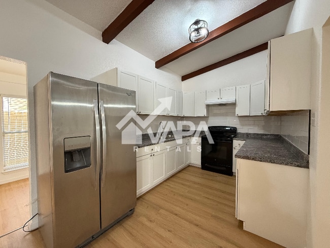 property at 5512 Grand Lake Dr