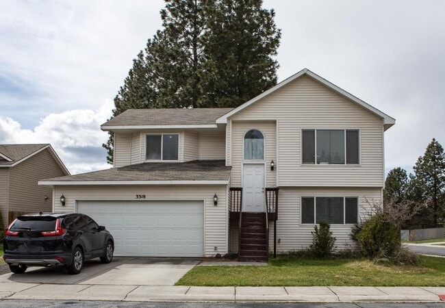 property at 3318 Thistle Creek Ln