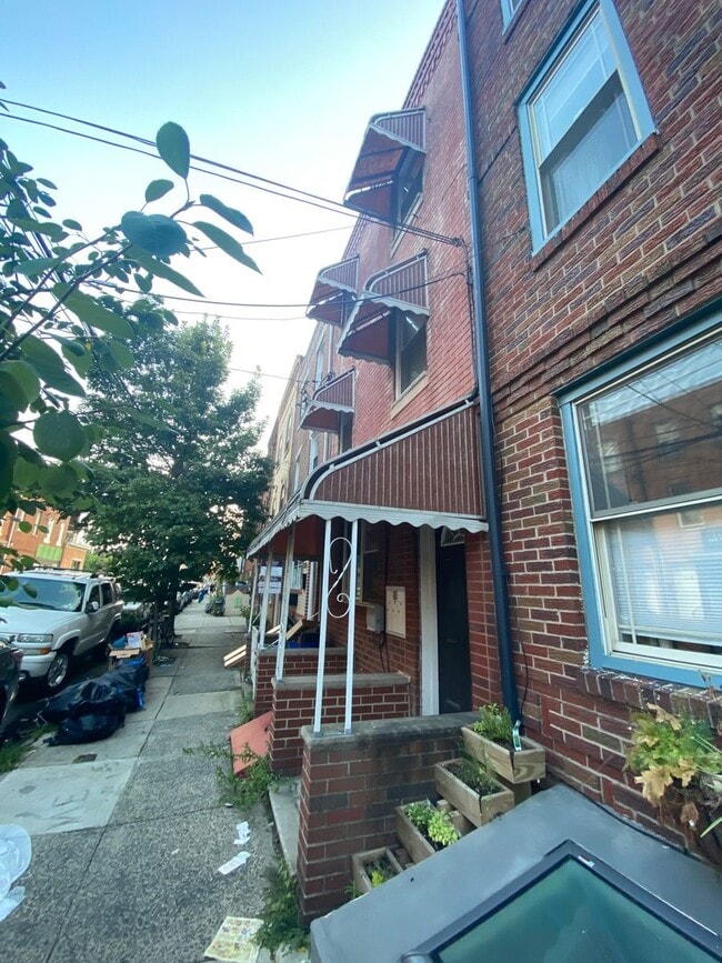 property at 1338 Passyunk Ave