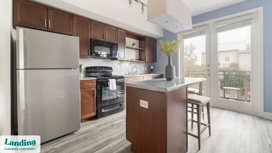 810 W St Johns Ave in Austin, TX - Building Photo - Building Photo