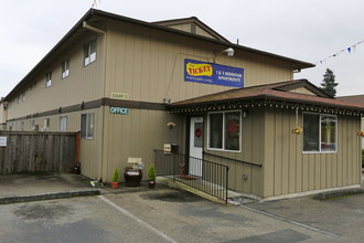 Parkwood Apartments in Tacoma, WA - Building Photo - Building Photo