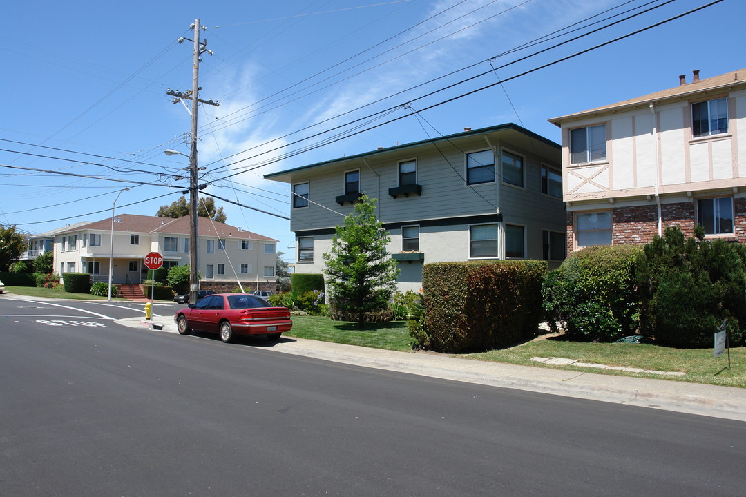 67 41st Ave in San Mateo, CA - Foto de edificio