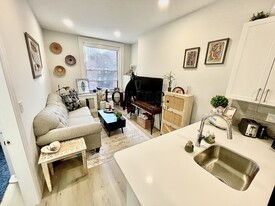 508 Beacon St, Unit 4 Apartments