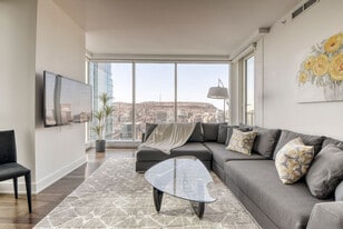 1300 Boul. René-Lévesque O in Montréal, QC - Building Photo