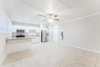 831 E Palmetto Park Rd, Unit 827 in Boca Raton, FL - Building Photo - Building Photo