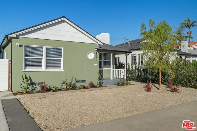 8053 Altavan Ave in Los Angeles, CA - Building Photo - Building Photo
