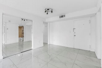 4805 NW 7th St in Miami, FL - Building Photo - Building Photo