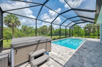 2129 Lorraine Dr in Port Charlotte, FL - Foto de edificio - Building Photo