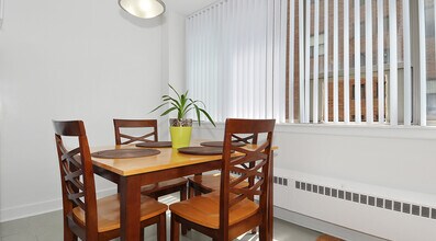 224 St George St in Toronto, ON - Building Photo - Building Photo