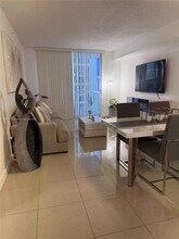 5091 NW 7th St, Unit 903 in Miami, FL - Building Photo - Building Photo
