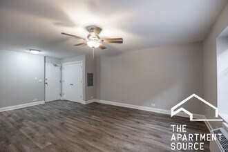 744 W Gordon Terrace in Chicago, IL - Foto de edificio - Building Photo