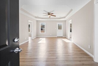 151 Man O War Dr in Oak Grove, KY - Building Photo - Building Photo