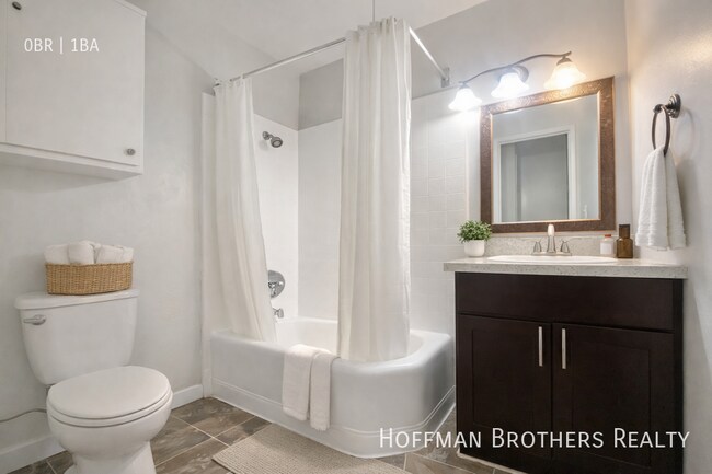 1911 W 2nd St, Unit 4 in Los Angeles, CA - Building Photo - Building Photo