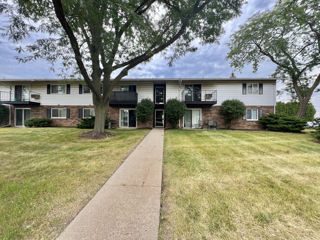 1810 Greenway Cross