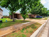 12404 Timber Arch Ln in Manor, TX - Foto de edificio - Building Photo