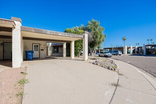 2724 S Azalea Dr in Tempe, AZ - Building Photo