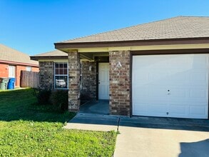 402 Primrose Dr, Unit A in Copperas Cove, TX - Foto de edificio - Building Photo