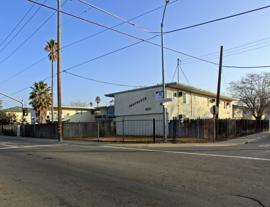 Southhaven Apartments in Sacramento, CA - Building Photo