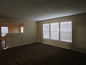 2890 Sentiment Ln in Greenwood, IN - Foto de edificio - Building Photo