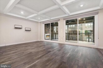 12910 Sunrise Ridge Aly in Herndon, VA - Building Photo - Building Photo