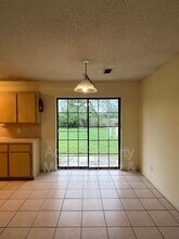 1201 W Carmen Ave in Edinburg, TX - Foto de edificio - Building Photo