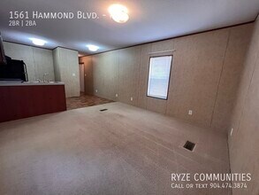 1561 Hammond Blvd in Jacksonville, FL - Building Photo - Building Photo