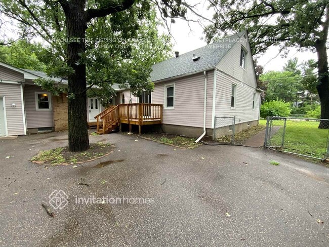 8501 Goodhue St NE in Blaine, MN - Building Photo - Building Photo