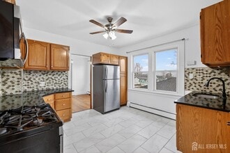 47 Marion St in Woodbridge Township, NJ - Building Photo - Building Photo