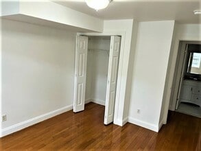 534 N Front St, Unit B in Camden, NJ - Building Photo - Building Photo
