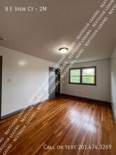8 E View Ct in Jersey City, NJ - Building Photo - Building Photo
