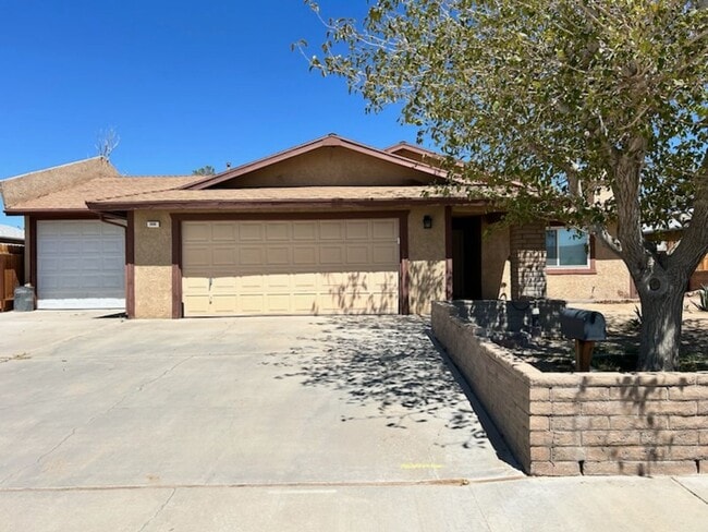 property at 308 W Felspar Ave