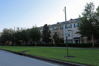 Sutton Place Townhomes in Altamonte Springs, FL - Building Photo - Building Photo