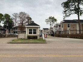 2750 Holly Hall St in Houston, TX - Building Photo