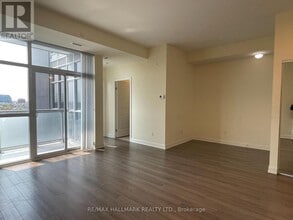 8763 Bayview Ave in Richmond Hill, ON - Building Photo - Building Photo