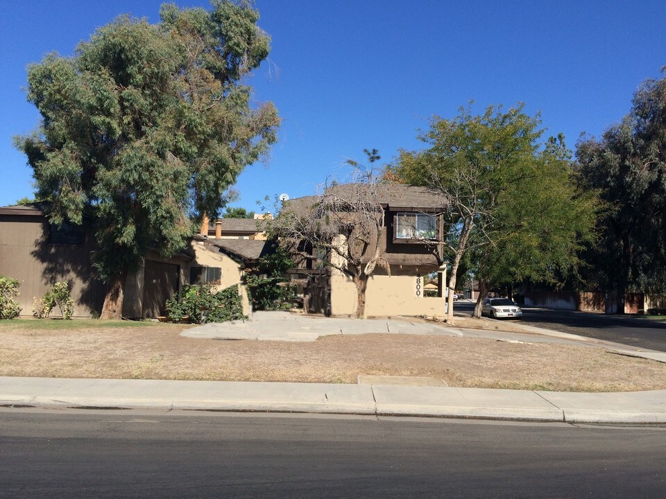 4800 Maybrook Ave in Bakersfield, CA - Building Photo