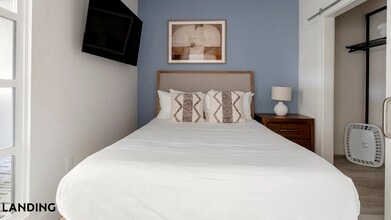 2005 11th St NW, Unit 202 in Washington, DC - Foto de edificio - Building Photo