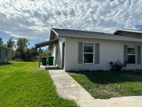 11049 Pendleton Ave in Englewood, FL - Building Photo - Building Photo
