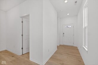 15946 Meadow Frost Ct in Fishers, IN - Building Photo - Building Photo