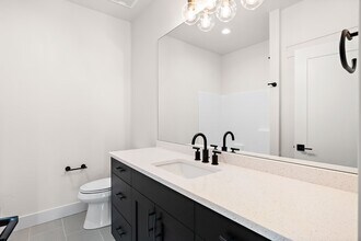 2440 W Iron Coop St in Eagle, ID - Building Photo - Building Photo