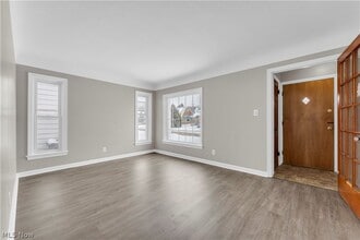 9405 Bohning Dr in Garfield Heights, OH - Building Photo - Building Photo