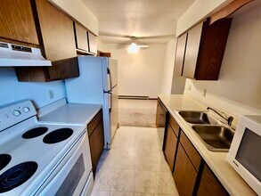 3176 Ridgeway Ave, Unit #4 in Madison, WI - Foto de edificio - Building Photo