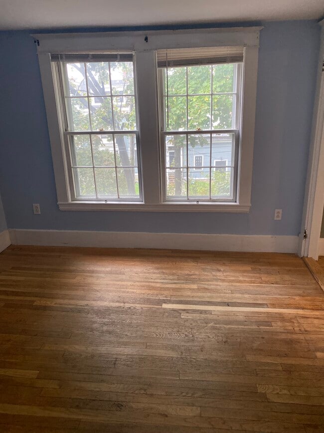 214 French St, Unit 3 in Bangor, ME - Building Photo - Building Photo