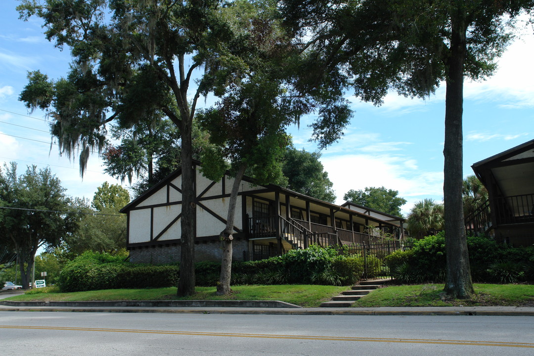 Lyn Village in DeLand, FL - Building Photo