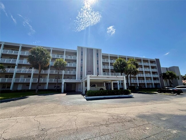 1075 Riverside Dr