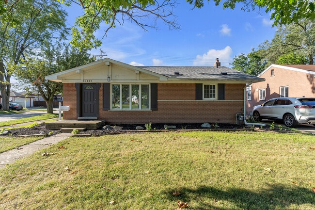 31611 Lonnie Blvd in Westland, MI - Foto de edificio - Building Photo
