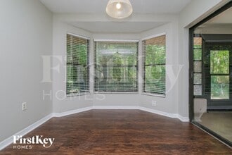 8604 Knob Hill Ct in New Port Richey, FL - Building Photo - Building Photo