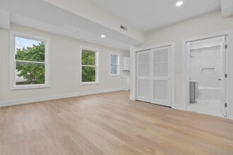 1546 Chapel St in New Haven, CT - Building Photo - Building Photo