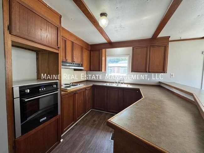 property at 10 Goodwin Lp