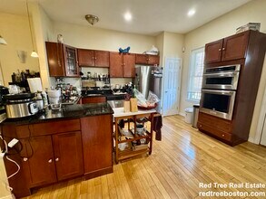 22 Elmore St in Boston, MA - Foto de edificio - Building Photo